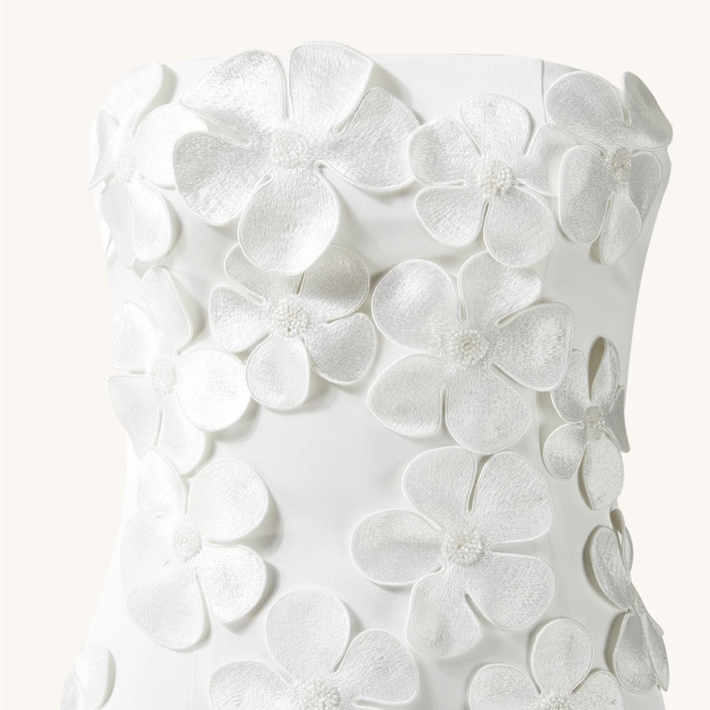 JW PEI White Strapless Dress with Elegant Silhouette - Picture 4 of 11